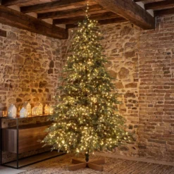 Albero Deluxe in finto pino 225 cm, 3850 miniled integrati bianco caldo