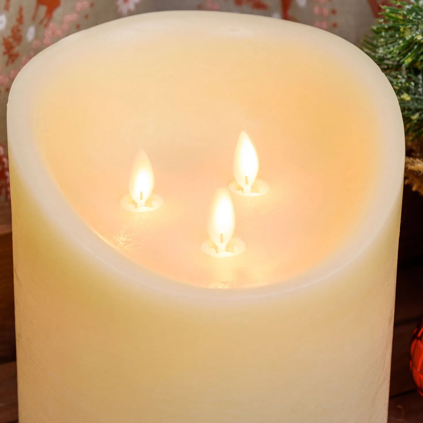 Candela in cera ruvida avorio con 3 fiamme, h 25 cm