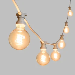 Catena 5 m, 8 lampadine globo Ø 95 mm di 4 Watt, led a spirale, cavo bianco, prolungabile