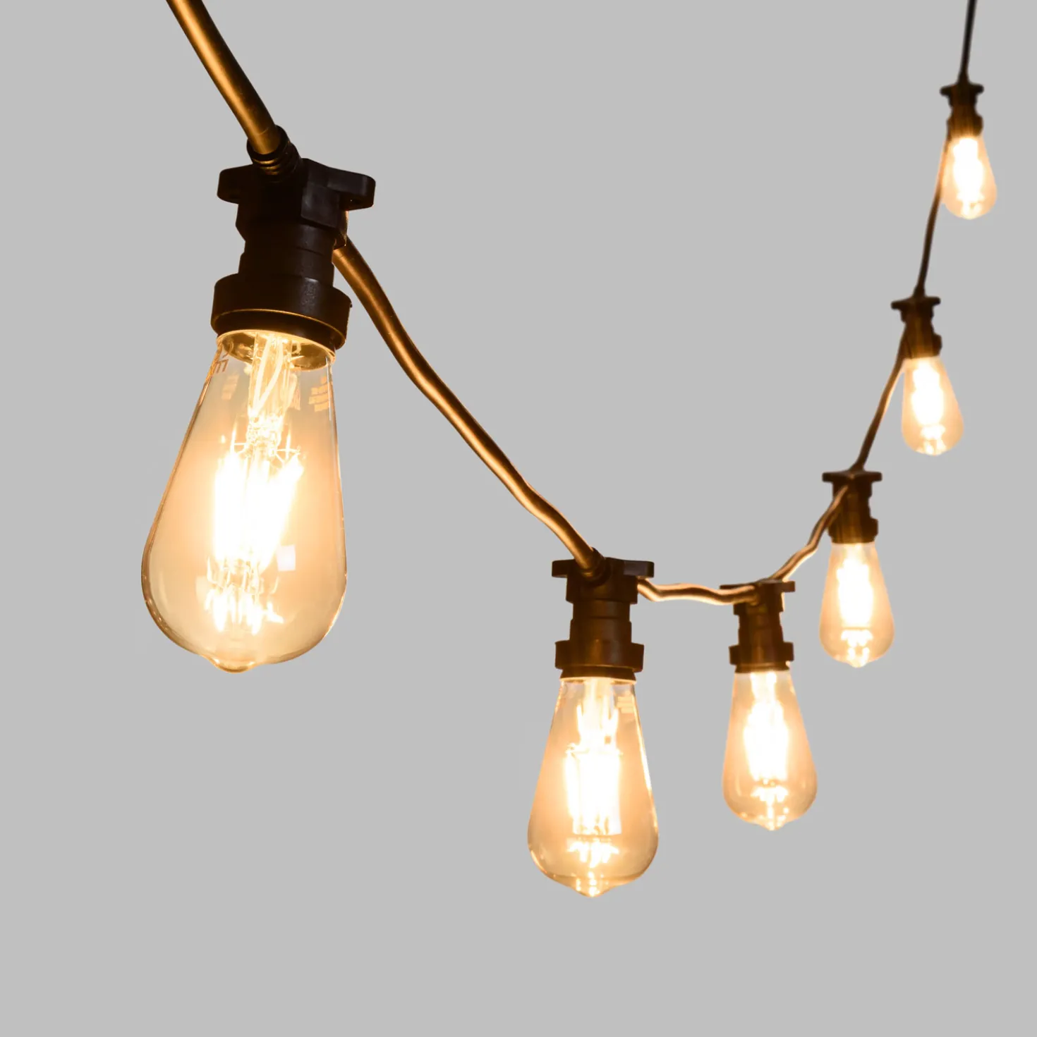 Catena 5 m, 8 lampadine led Edison Ø 64 mm di 4 Watt, cavo nero, prolungabile