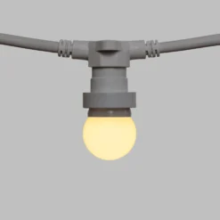 Catena 5 m, 8 lampadine led globo Ø 45 mm in plastica bianca di 1,2 Watt, prolungabile