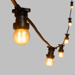 Catena 5 m, 8 lampadine led globo Ø 45 mm di 2 Watt, cavo nero, prolungabile