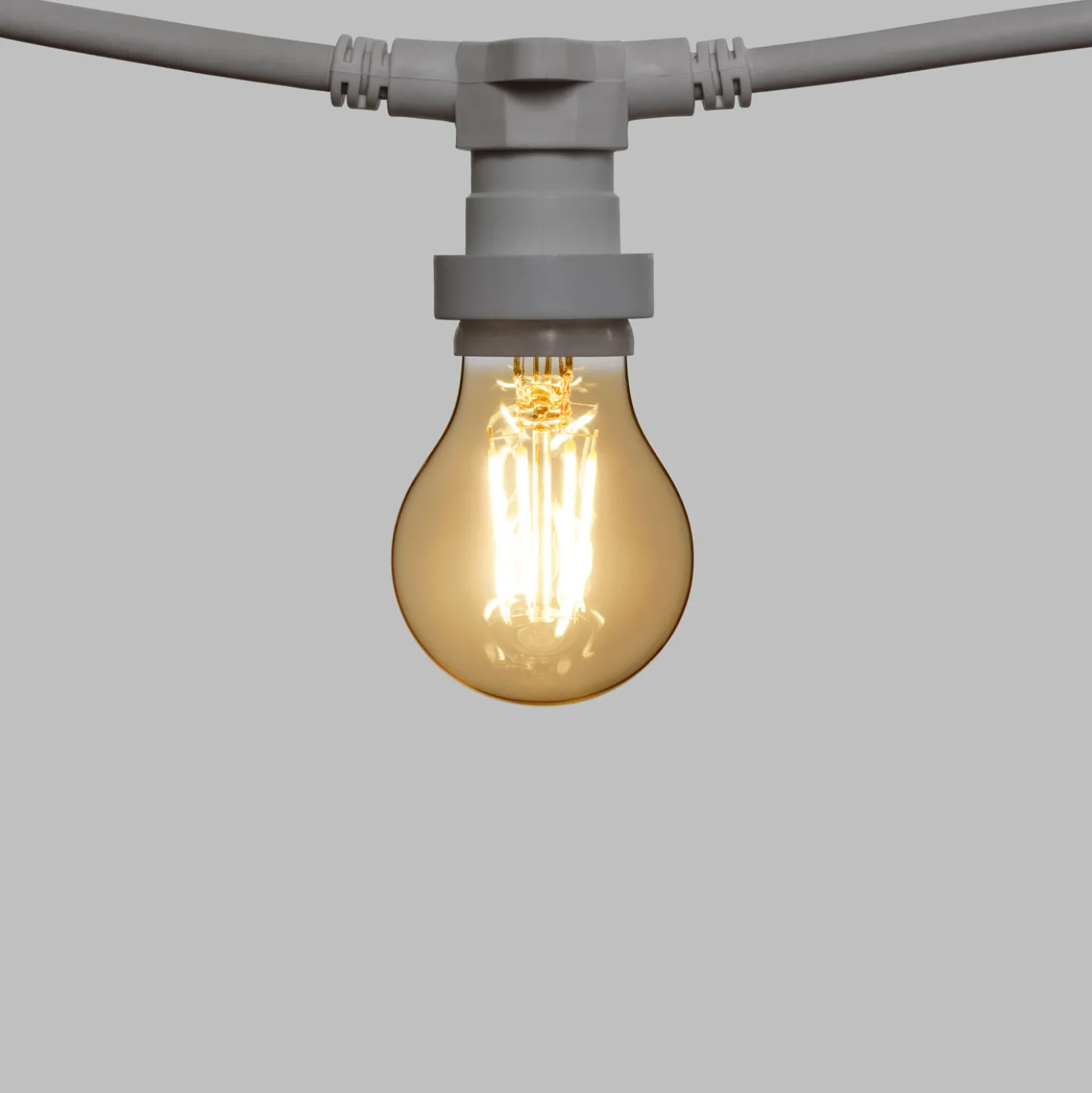 Catena 5 m, 5 lampadine led goccia Ø 67 mm di 8 Watt, dimmerabili, cavo bianco, prolungabile