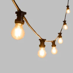 Catena 5 m, 8 lampadine led goccia Ø 67 mm di 8 Watt dimmerabili, cavo nero, prolungabile