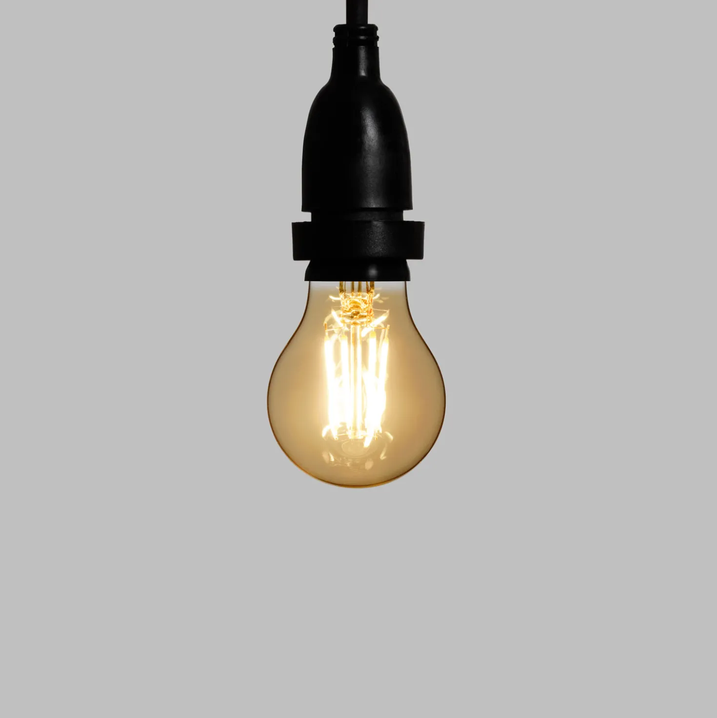 Catena 5 m, 8 lampadine led pendenti goccia Ø 60 mm di 4 Watt, h 30 cm, prolungabile