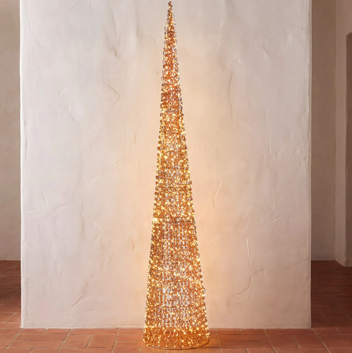 Cono 3D Rose Gold, filo a spirale, h 210 cm, 2400 microled bianco caldo