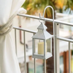 Lanterna bianco antico con candela, led bianco caldo (24 cm)