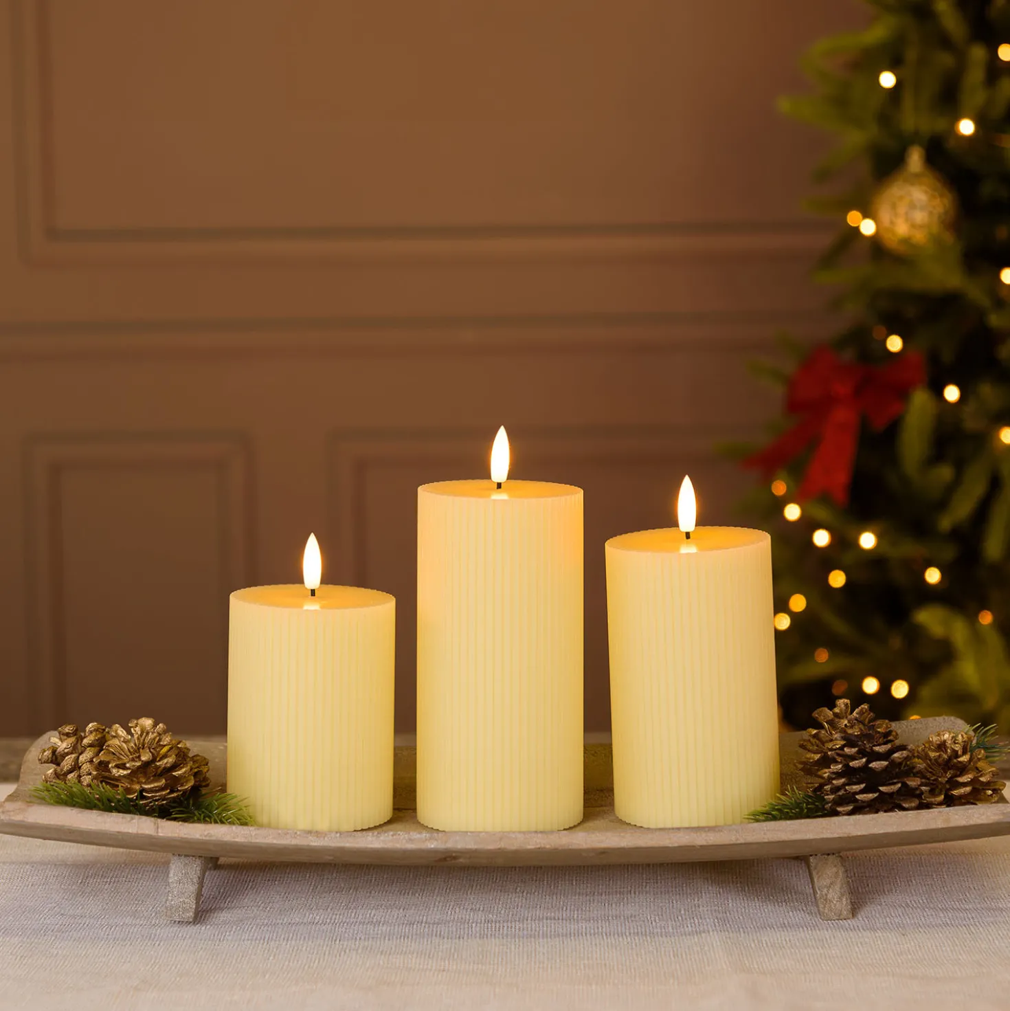 Set 3 candele avorio a coste in cera, fiamma 3D con stoppino