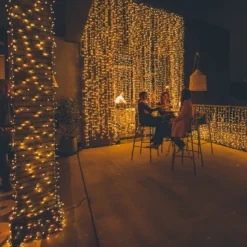 Tenda Twinkly Plus RGB e Bianco caldo, 1 x h 2 metri, 250 Pixel Led, cavo nero